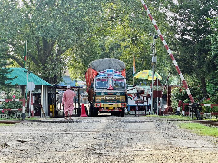 জন্মাষ্টমীর ছুটি শেষে হিলি বন্দরে আমদানি-রপ্তানি শুরু