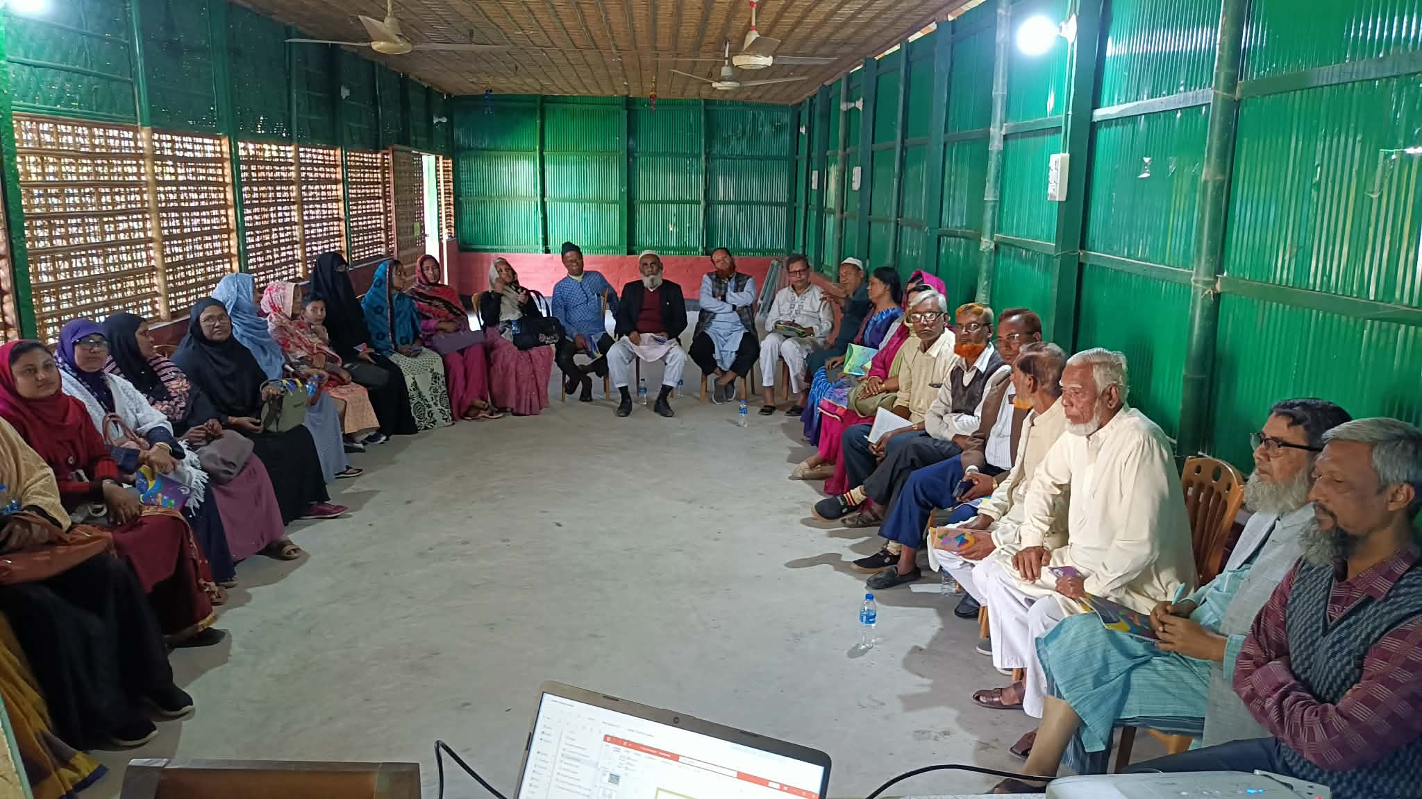 কাউনিয়ায় জেন্ডার সচেতনতা ও সহিংসতা প্রতিরোধ বিষয়ক প্রশিক্ষণ