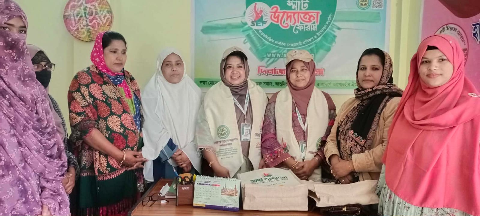 হিলিতে স্মার্ট উদ্যোক্তা ডেভেলপমেন্ট কমিটি গঠন ও প্রিমিয়াম সদস্যদের মাঝে পুরস্কার বিতরণ