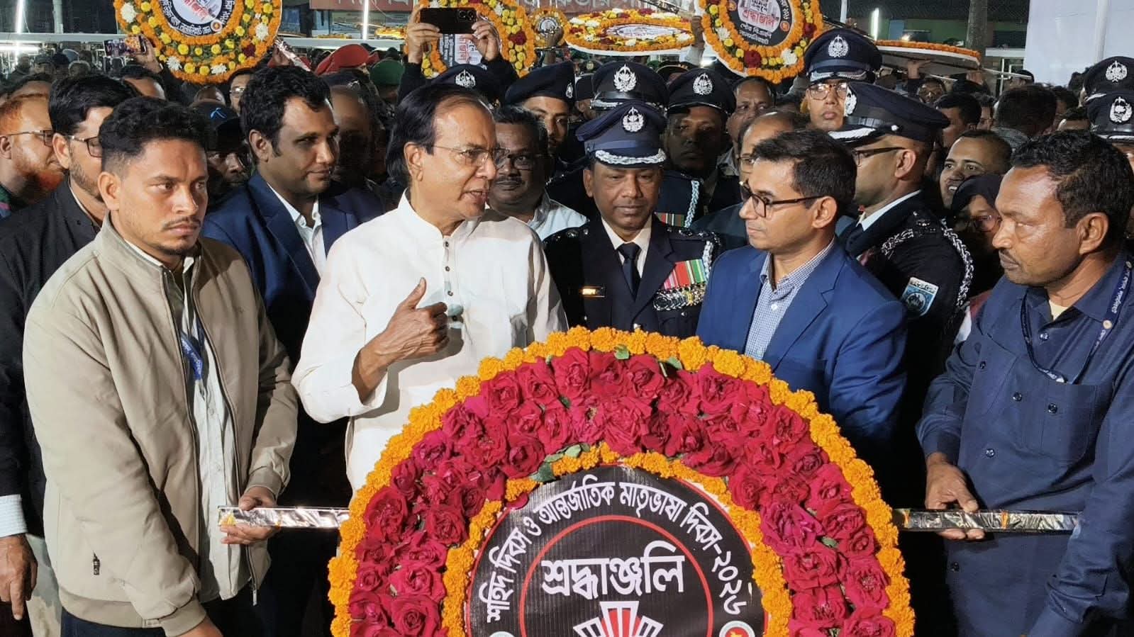 লালমনিরহাট শহীদ মিনারে জেলা প্রশাসনের অব্যবস্থাপনা, ত্রান ও দুর্যোগ মন্ত্রীর ক্ষোভ প্রকাশ