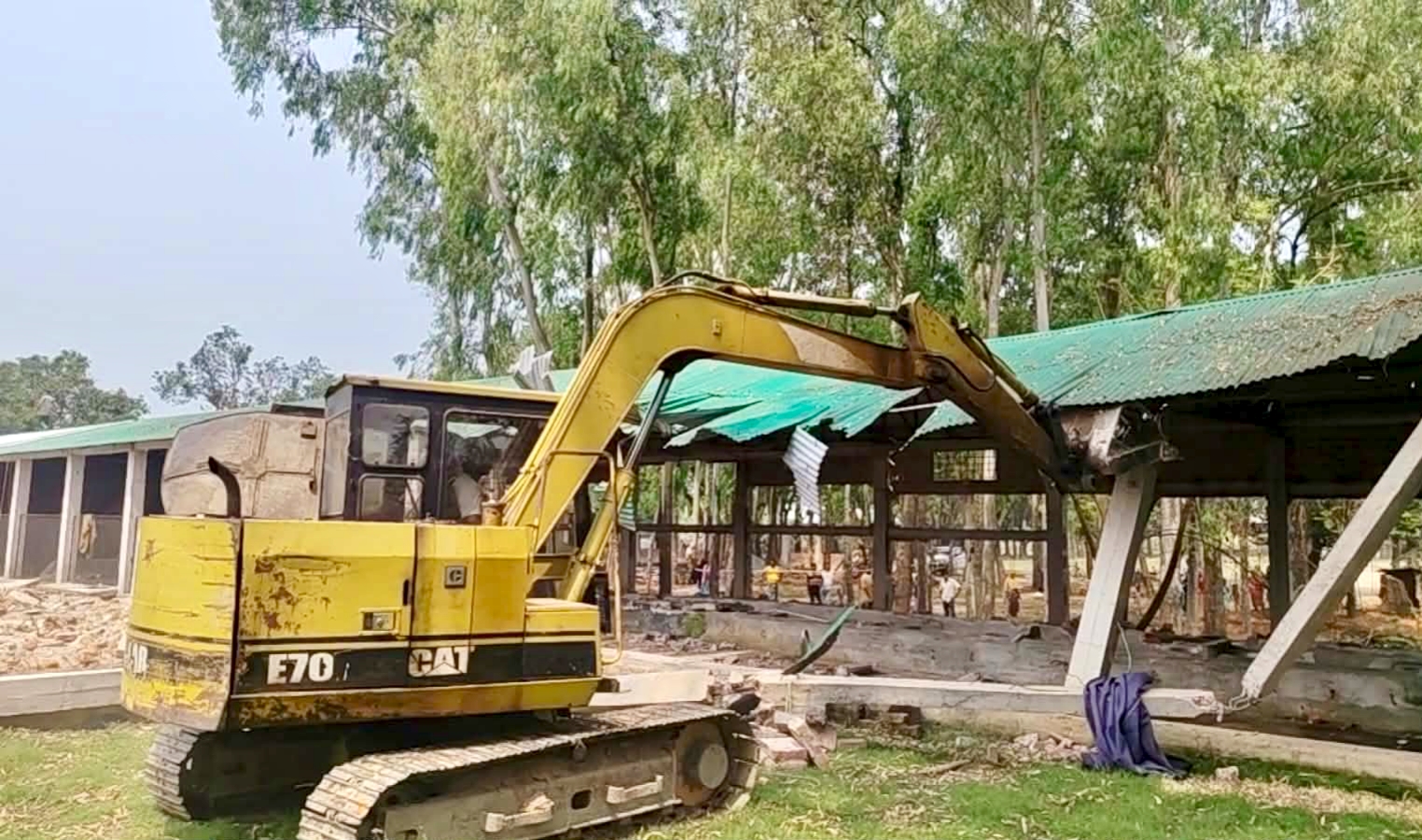 দিনাজপুরের নবাবগঞ্জে ২.২৪ একর বনভূমি দখলমুক্ত করে বৃক্ষরোপণ