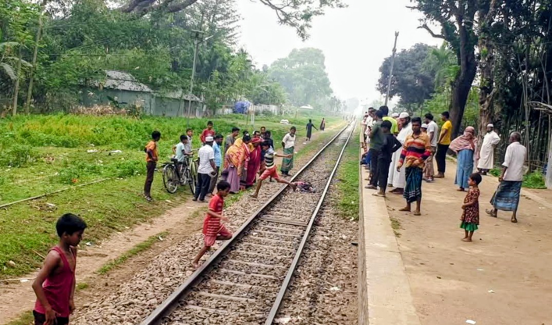 গাইবান্ধায় ট্রেনে কাটা পড়ে বৃদ্ধ নিহত : পরিচয় শনাক্তে কাজ করছে পুলিশ