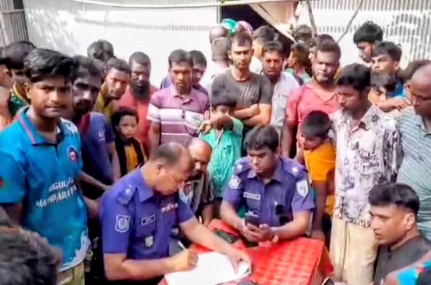 গাইবান্ধায় গৃহবধূর মরদেহ উদ্ধার, স্বামী আটক