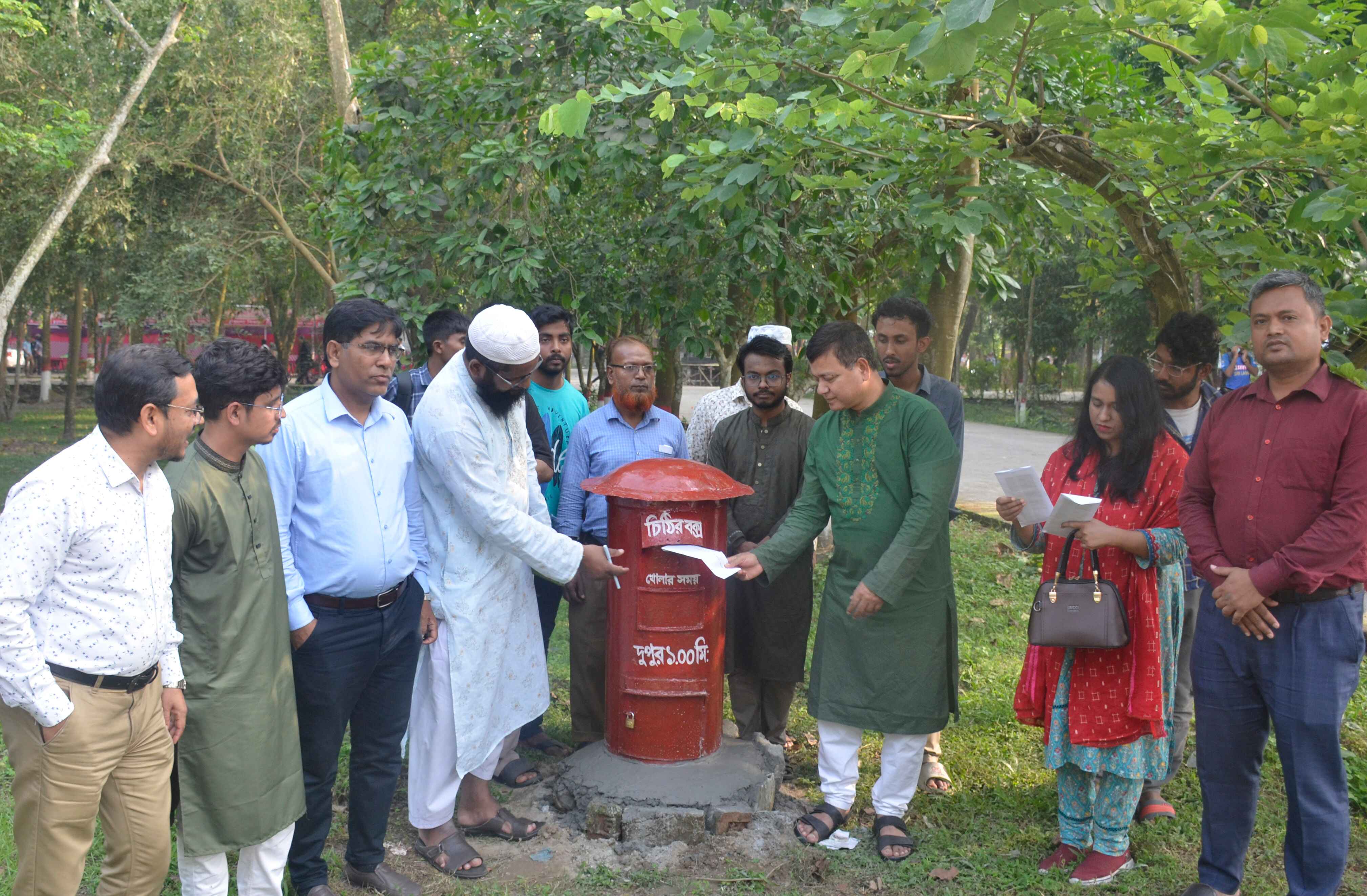 বেরোবি ক্যাম্পাসে ডাক বিভাগের নতুন ডাক বাক্স উদ্বোধন