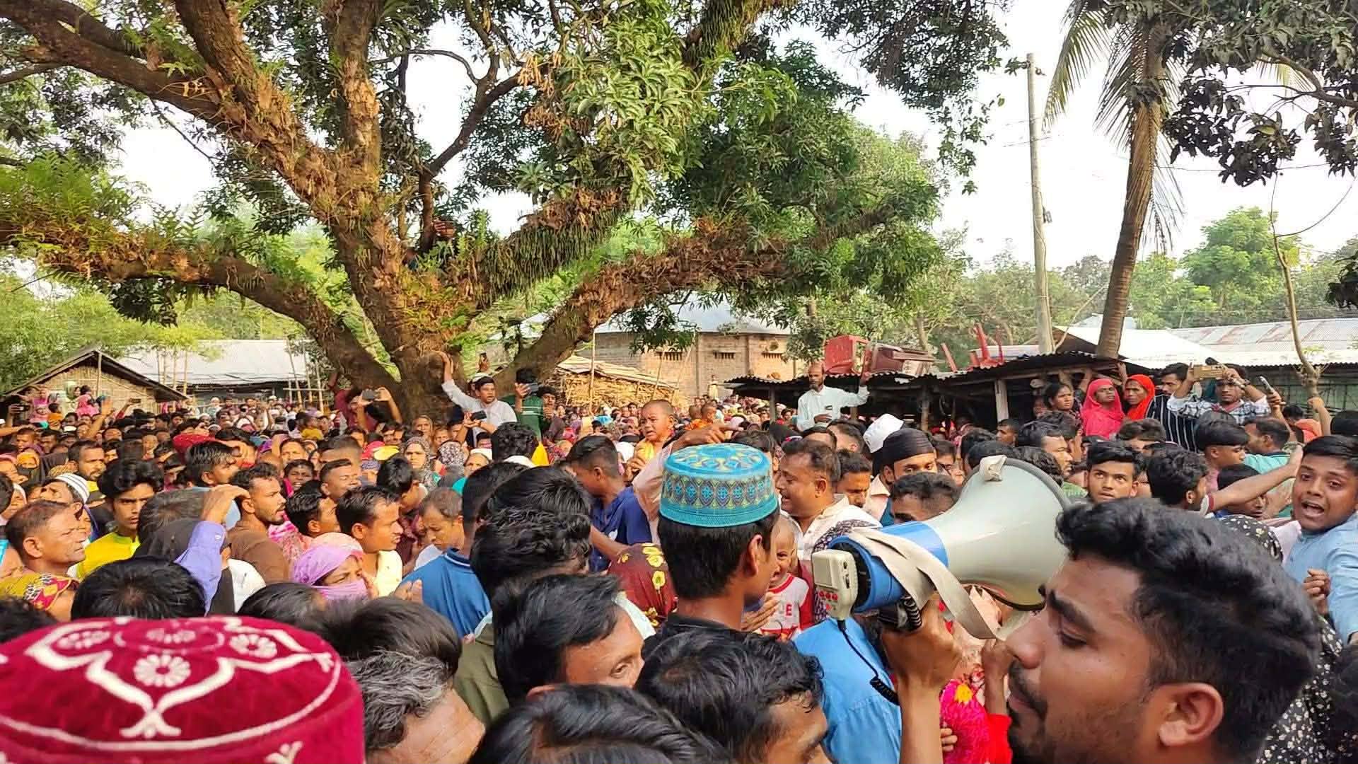 স্বপ্ন নিয়ে গেল প্রবাসে, ফিরল লাশ হয়ে : সোহানের শেষযাত্রায় হাজারো মানুষের অশ্রুস্রোত