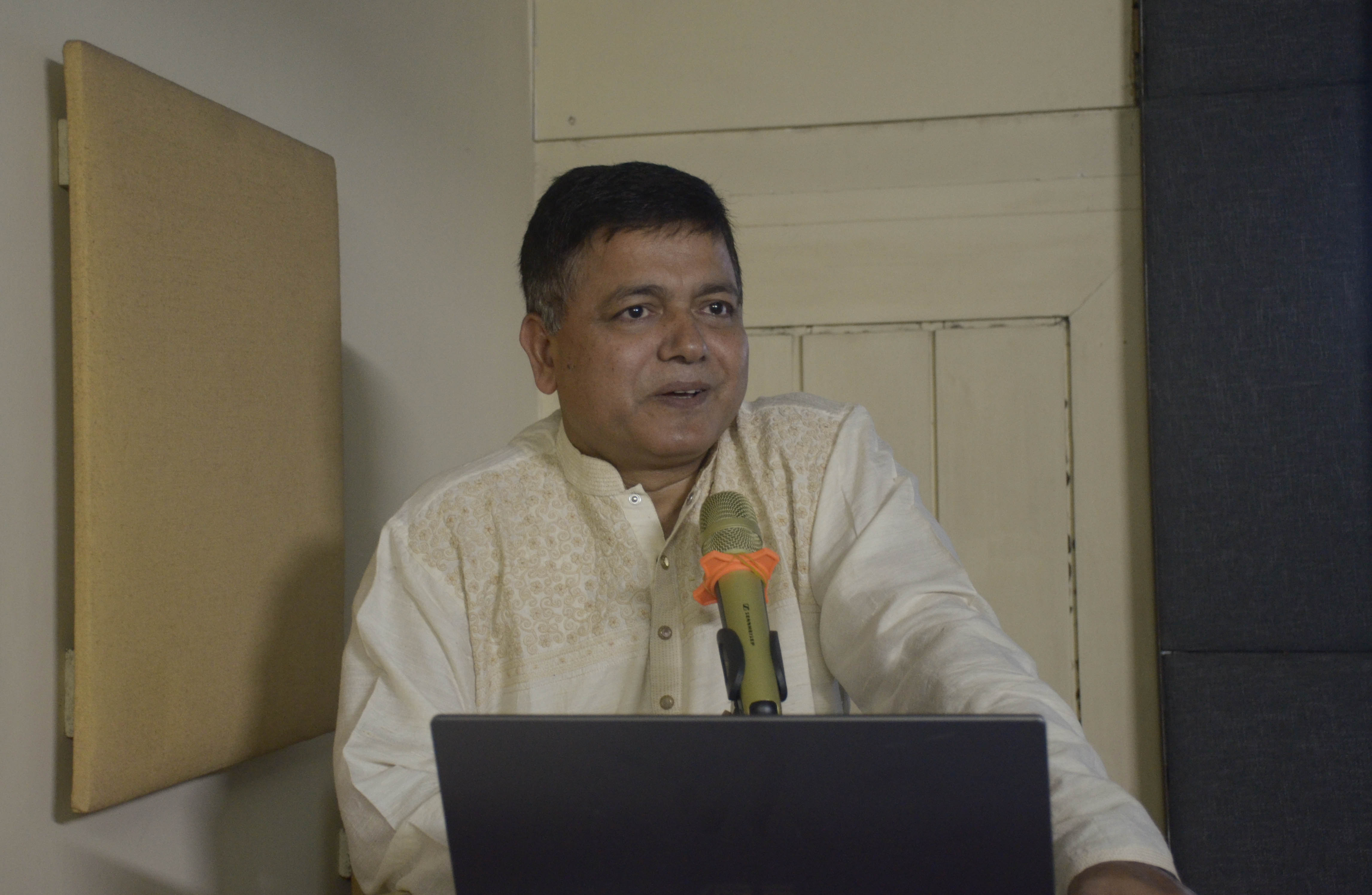 বেরোবিতে বিজ্ঞান অনুষদের প্রথম গবেষণা সেমিনার অনুষ্ঠিত