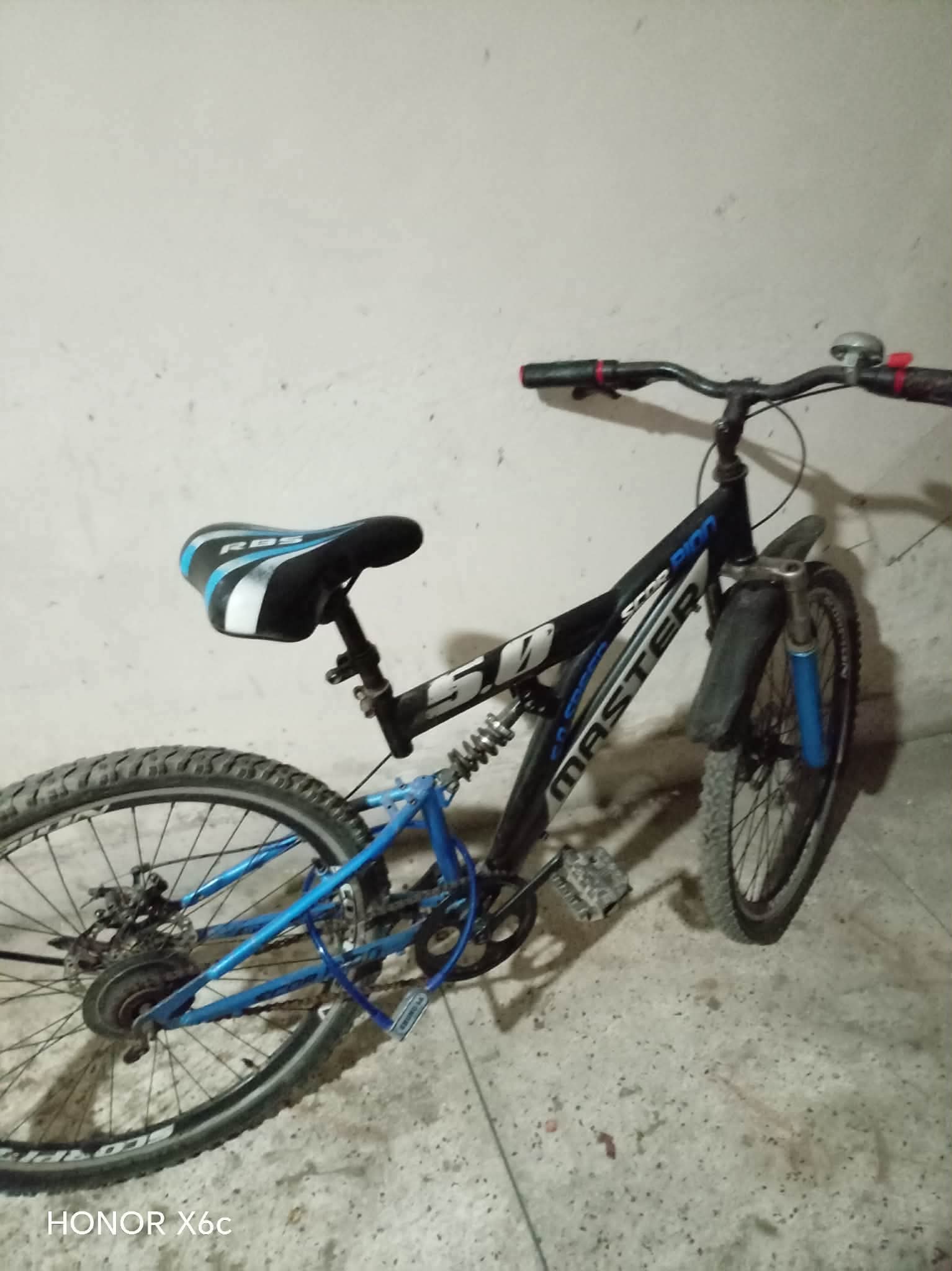 বিজয়-২৪ হলে লাগামহীন সাইকেল চুরি, প্রশ্নের মুখে বেরোবি প্রশাসন