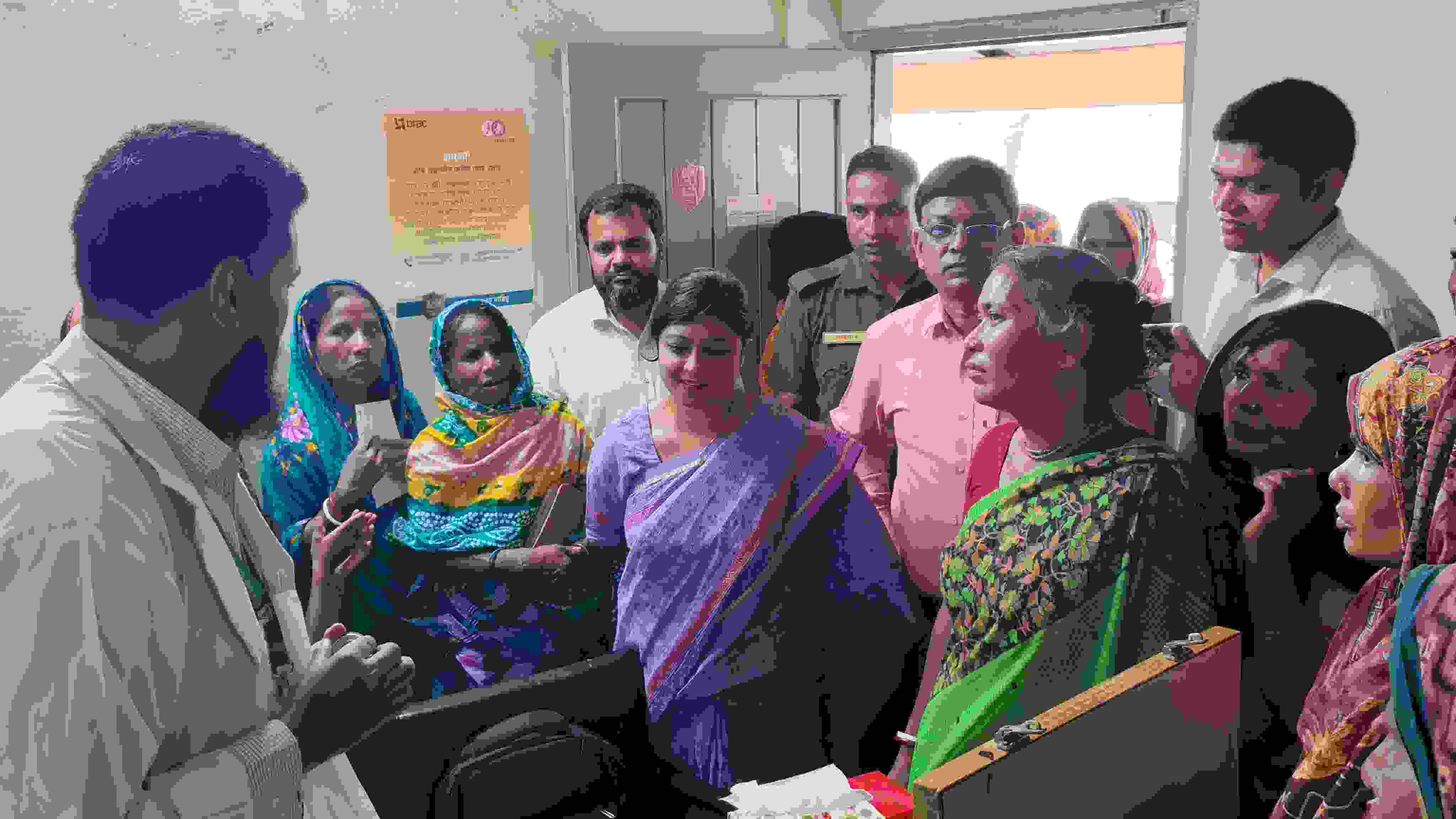 দিনাজপুরে ব্র্যাক মাইক্রোফাইন্যান্স কর্মসূচির আয়োজনে বিনামূল্যে চক্ষু পরীক্ষা ক্যাম্প অনুষ্ঠিত