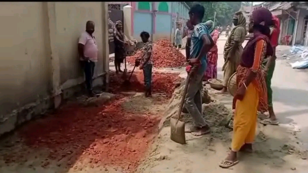সংস্কার কাজে ব্যাপক অনিয়ম, তোয়াক্কা করছে না ঠিকাদার