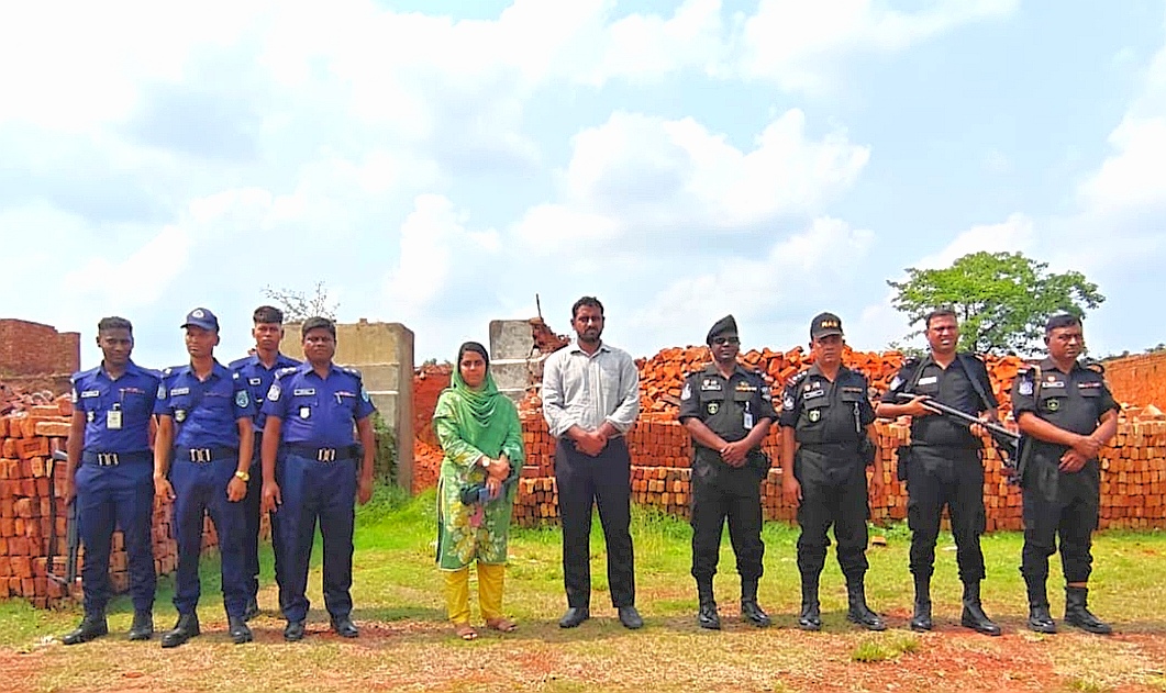 দিনাজপুরে অবৈধ ইটভাটায় অভিযান, দেড় লক্ষ টাকা জরিমানা
