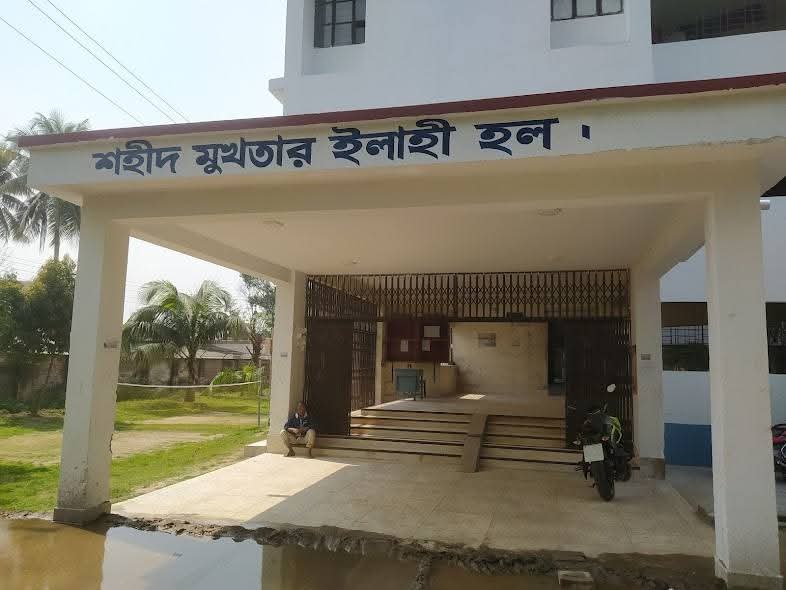 রিডিং রুমের কাজ শেষ না হতেই ফের টিভি স্থাপন, ক্ষুব্ধ বেরোবি শিক্ষার্থীরা