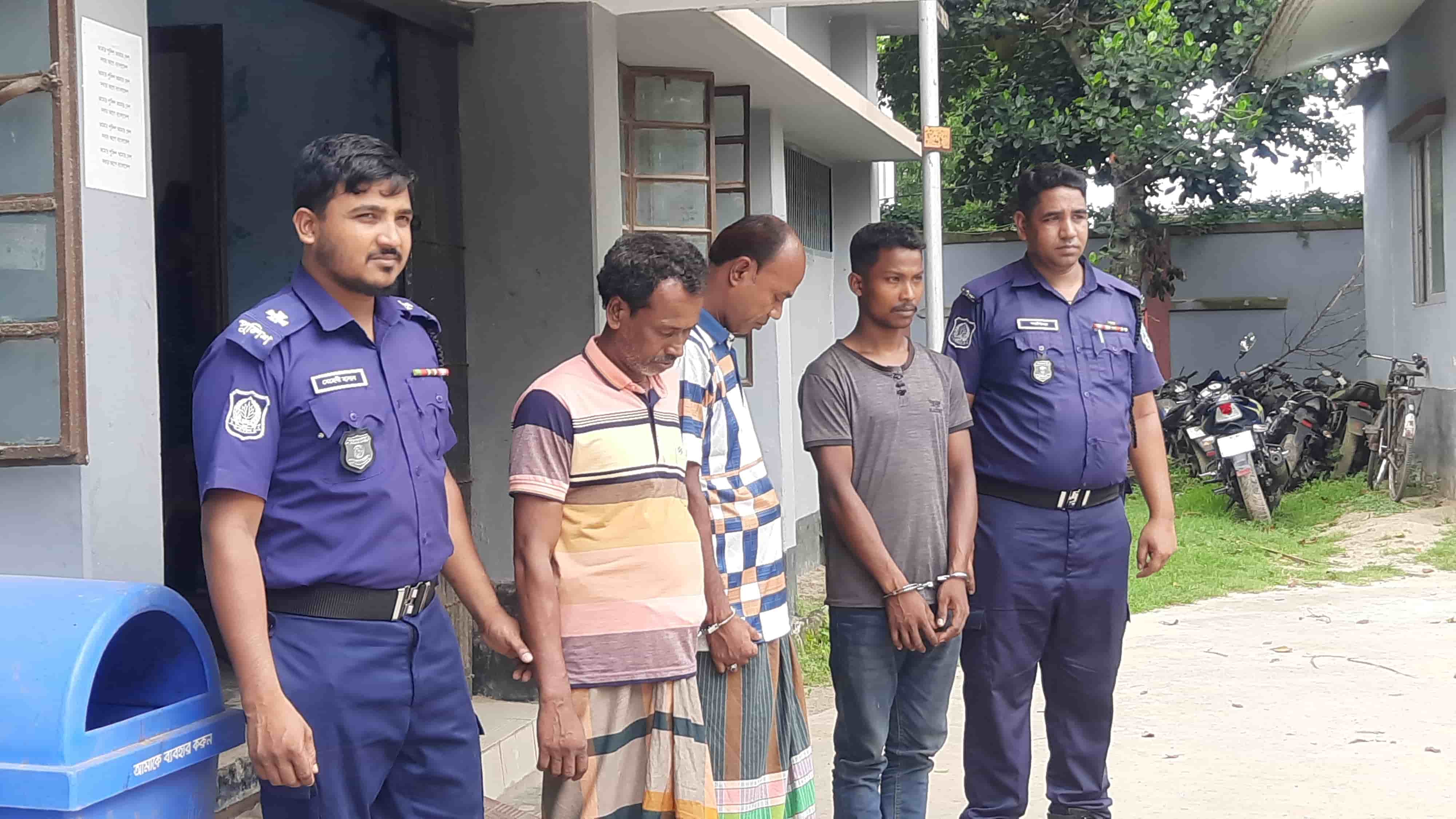 ছোলাবুট ও সরিষা উদ্ধারের এক দিন পর ট্রাকচালক-হেলপারসহ ৪ জনকে আটক করেছে পুলিশ