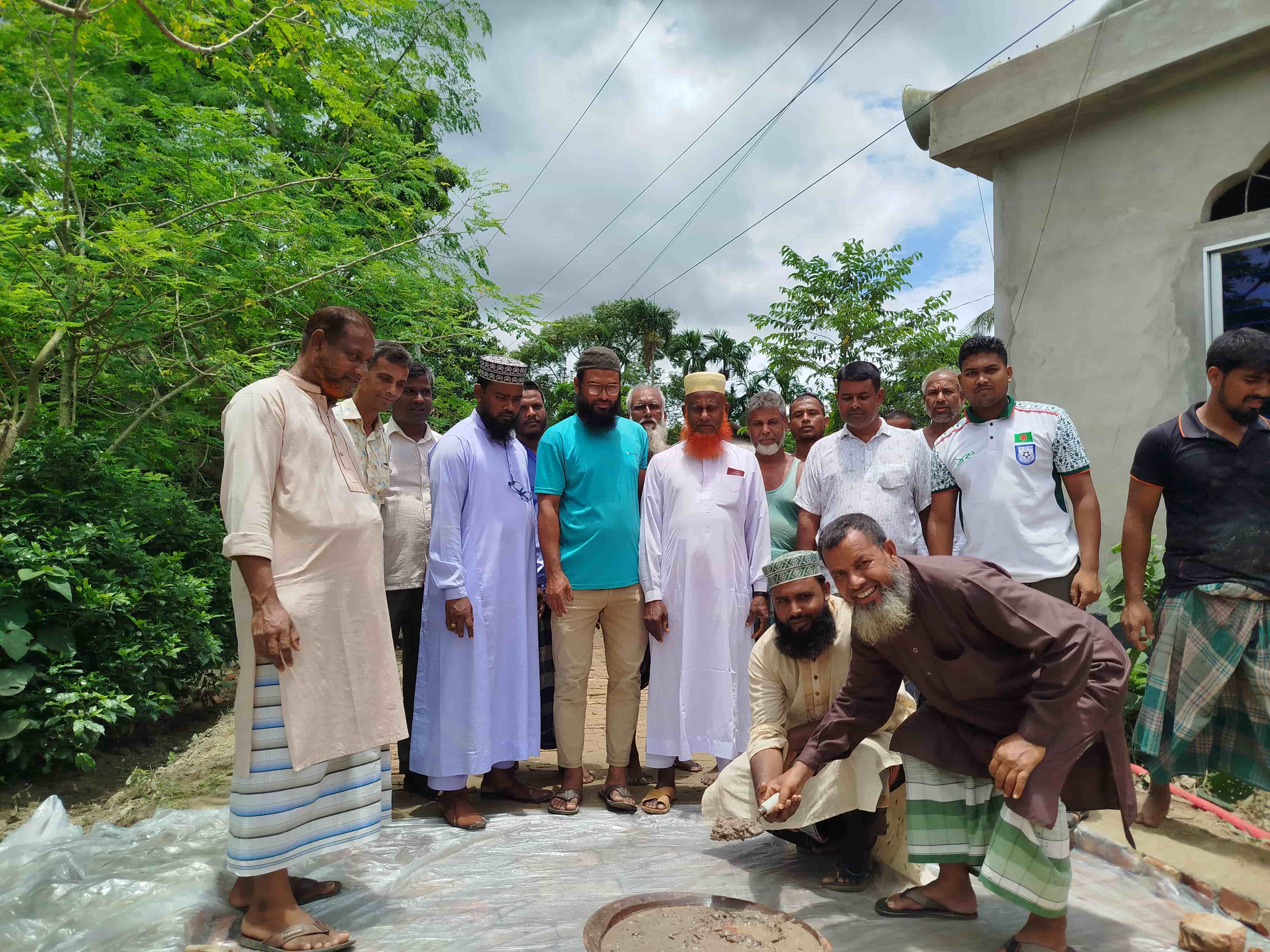 সুন্দরগঞ্জে গ্রামীণ অবকাঠামো উন্নয়ন প্রকল্পের সিসি সড়কের উদ্বোধন