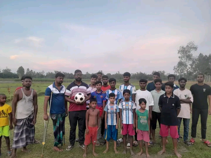 তারাগঞ্জে সম্ভাব্য ইউপি চেয়ারম্যান প্রার্থীর ব্যতিক্রমী প্রচারণা