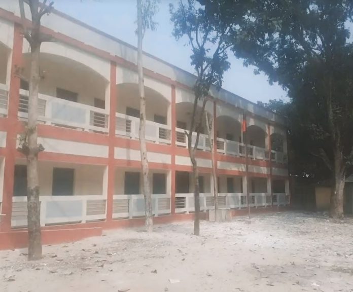 ডোমারের বামুনিয়া এসসি উচ্চবিদ্যালয় কর্মচারী নিয়োগে অনিয়মের সত্যতা পেয়েছে তদন্ত কমিটি
