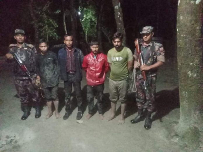 ডিমলায় ভারতে অনুপ্রবেশের সময় বিজিবি’র হাতে আটক ৪