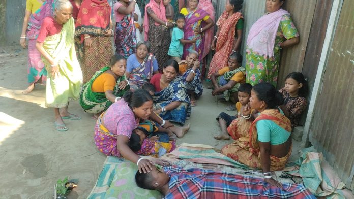 বীরগঞ্জে অবৈধ বালু ঘাটে ভেকুর আঘাতে প্রাণ গেল শিশুর