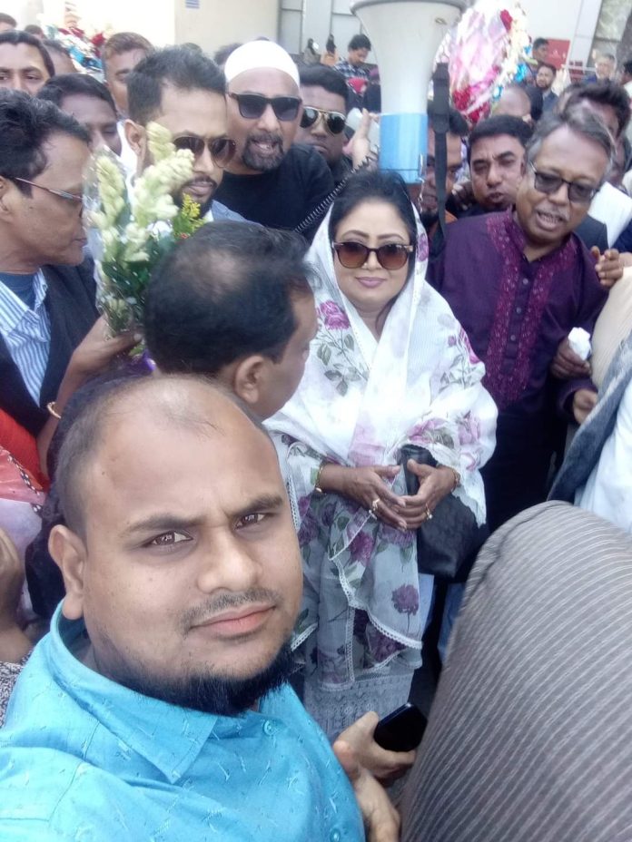দীর্ঘদিন পর নিজ জন্মস্থান সৈয়দপুরে বেবী নাজনীন