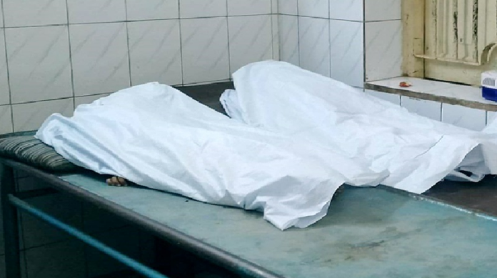 একই রশিতে ঝুলছিল মা-মেয়ের নিথর দেহ