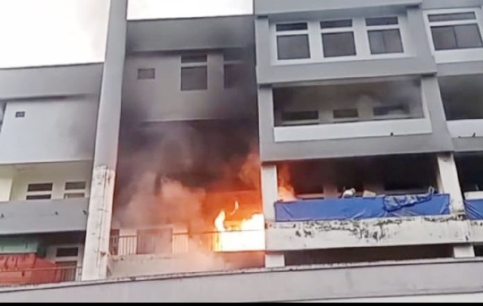 দিনাজপুর মেডিকেল কলেজ হাসপাতালে অগ্নিকাণ্ড