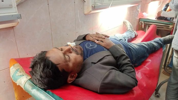 ঠাকুরগাঁওয়ে সাংবাদিকের ওপর বিএনপি নেতার নেতৃত্বে সন্ত্রাসী হামলা