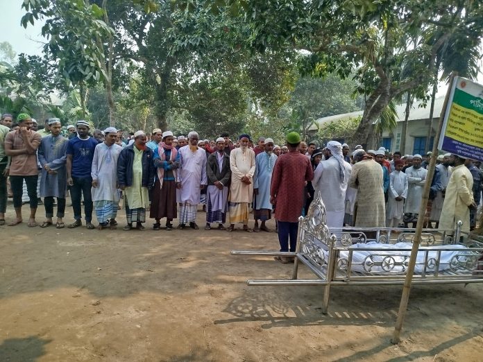 কিশোরগঞ্জ থানা মোড়ে ট্রাক চাপায় মৃত্যু থানায় অভিযোগ