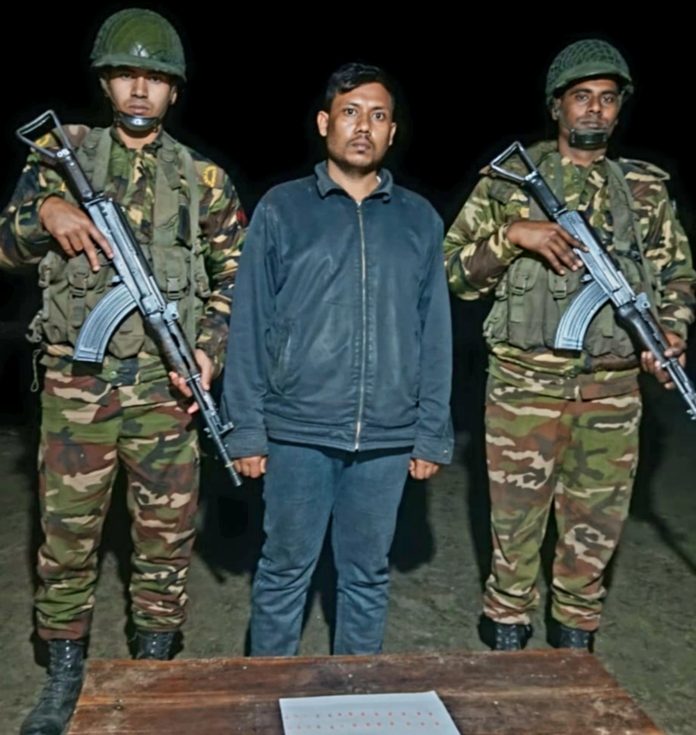 কু‌ড়িগ্রা‌মে যৌথবাহীনির অভিযানে ইয়াবাসহ মাদক ব্যবসায়ী আটক