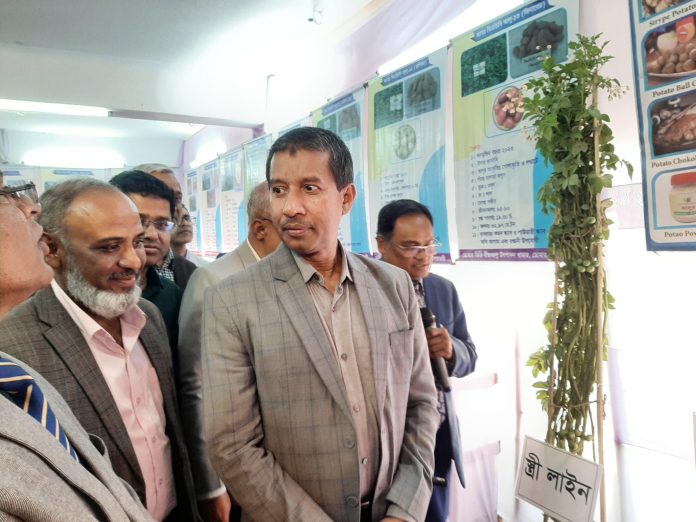 ভালো বীজ হলে উৎপাদন ২৫ শতাংশ বৃদ্ধি সম্ভব -ডোমারে কৃষি সচিব