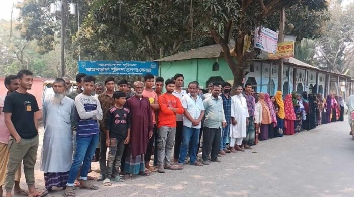 সুন্দরগঞ্জে জুয়া ও মাদক বন্ধের দাবিতে মানববন্ধন ও বামনডাঙ্গা পুলিশ তদন্ত কেন্দ্রে অভিযোগ
