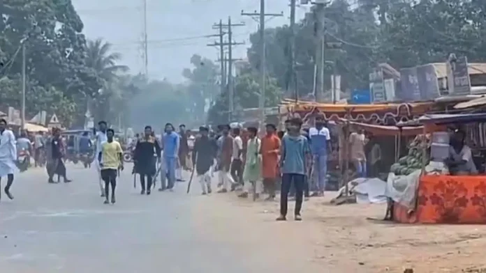 ঈদের নামাজ শেষে ‘জয় বাংলা’ স্লোগান ঘিরে উত্তেজনা, গুলিবর্ষণ