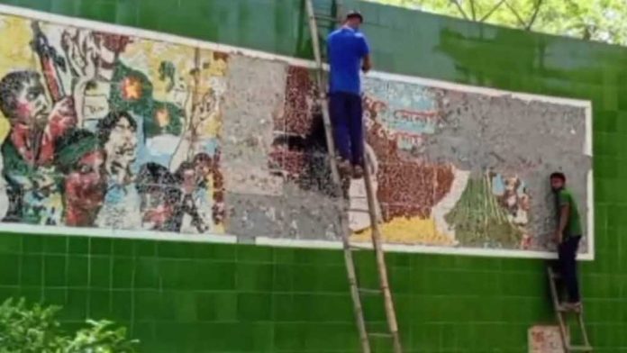 লালমনিরহাটে মুক্তিযুদ্ধের ম্যুরাল ভাঙার প্রতিবাদ উদীচীর