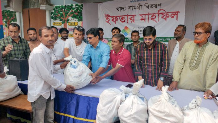 ঠাকুরগাঁওয়ে দুইশ অসহায় ও দুস্থ পরিবারের মাঝে খাদ্য সামগ্রী বিতরণ