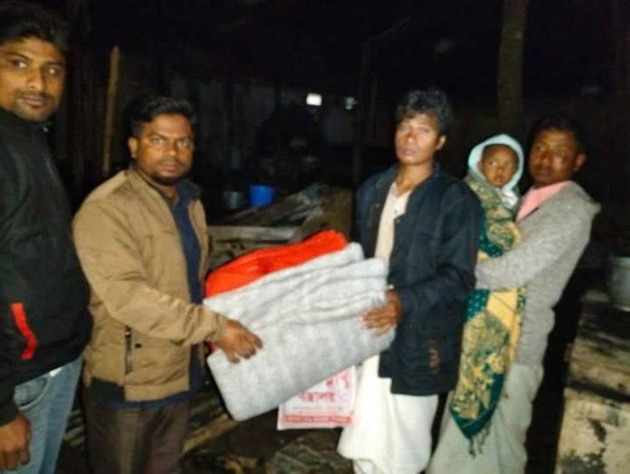 কাহারোলে বৈদ্যুতিক শর্ট সার্কিটে অগ্নিকাণ্ডের ঘটনায় বাড়ি ঘর পুড়ে ছাই