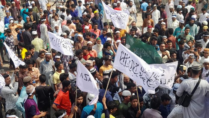 ভারতে মুসলিম হত্যা, মসজিদ-মাদরাসা ভাংচুরের প্রতিবাদে চিরিরবন্দরে বিক্ষোভ মিছিল ও সমাবেশ