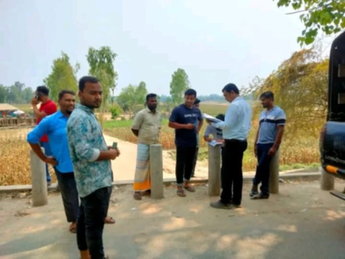 ঘোড়াঘাটে হেলমেট না থাকায় ৪ মোটর সাইকেল চালককে জরিমানা
