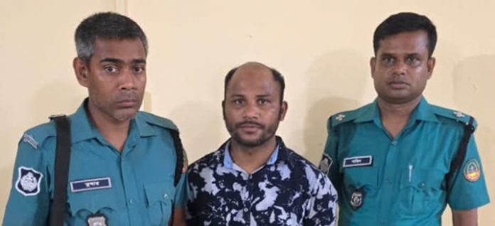 বেরোবি ক্যাম্পাসে ছাত্র-জনতার উপর হামলার অন্যতম আসামি শামীম হাসান ছোটন গ্রেপ্তার
