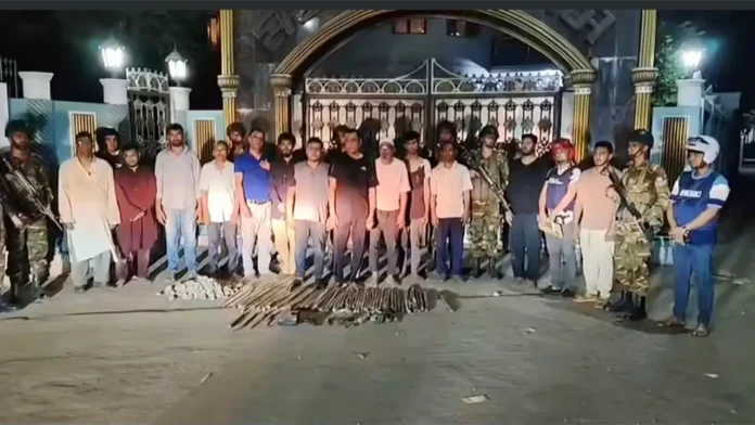 টমটম পার্কিং নিয়ে বিএনপির দুই গ্রুপের সংঘর্ষ, ১৪ নেতাকর্মীকে আটক