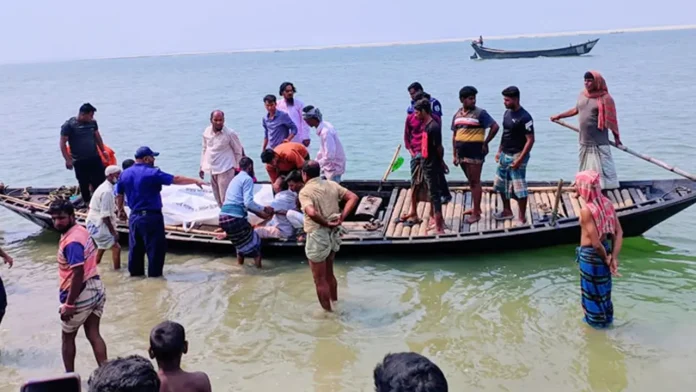 পদ্মায় নৌকা ডুবে নিখোঁজ স্বামী-স্ত্রীর লাশ উদ্ধার
