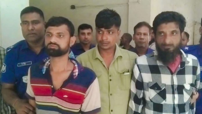 গাইবান্ধায় হেরোইন বহনের অভিযোগে দায়ের করা মামলায় তিনজনকে যাবজ্জীবন কারাদণ্ড দিয়েছেন আদালত।