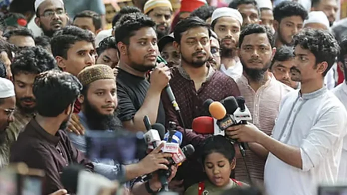 আ. লীগ নিষিদ্ধের দাবিতে জুমা'র নামাজের পর বড় জমায়েতের ডাক হাসনাত আবদুল্লাহর