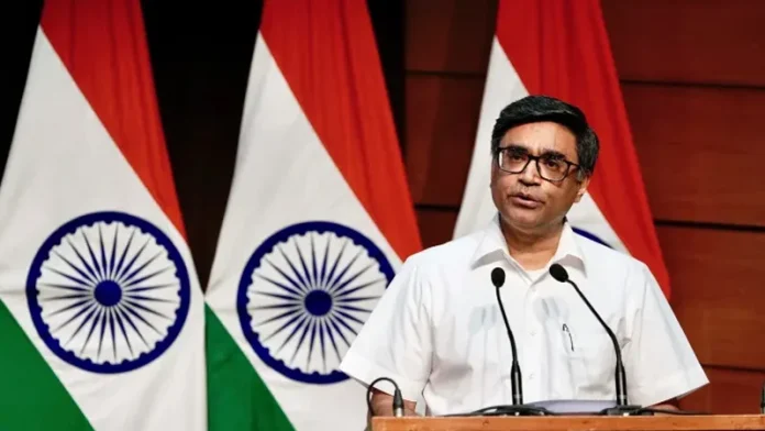 ২৫ মিনিটে পাকিস্তানে ২৪টি ক্ষেপণাস্ত্র হামলা চালানো হয়েছে: ভারতের পররাষ্ট্রসচিব