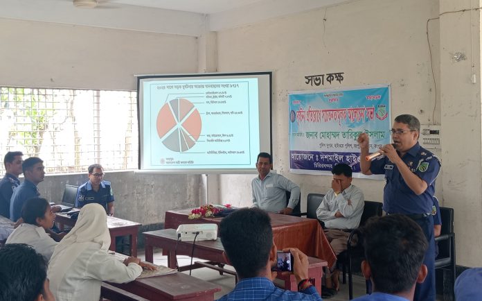 চিরিরবন্দরে দুর্ঘটনা প্রতিরোধে সচেতনতামূলক আলোচনা সভা