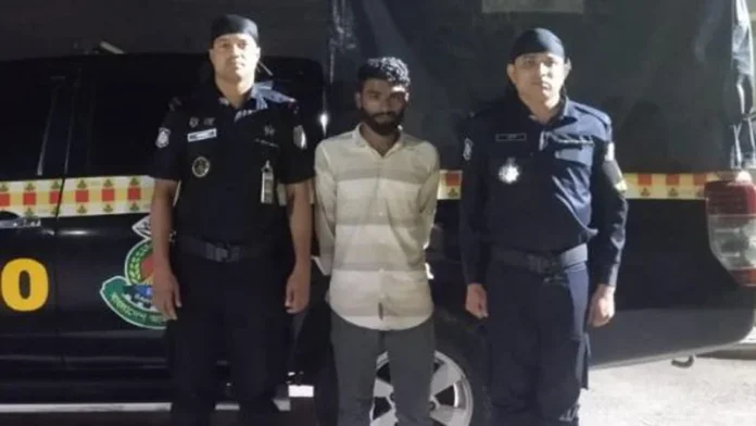 ছাদ উড়ে যাওয়া সেই বাসের চালক গ্রেপ্তার