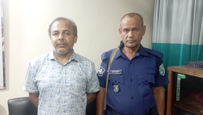 ঘোড়াঘাটে ইউনিয়ন যুবলীগের সভাপতি গ্রেফতার