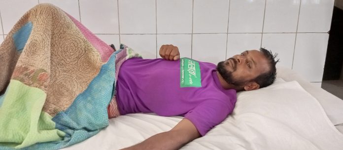 ঘোড়াঘাটে মামলার বাদীর সাক্ষীকে অপহরন করে বেধড়ক মারধর