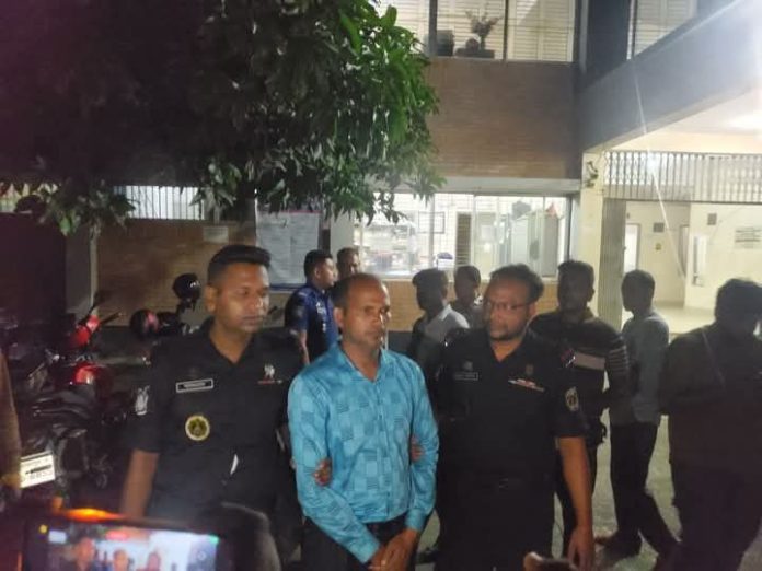 কয়লাখনির স্ক্র্যাপভর্তি ট্রাক আটকে চাঁদাবাজির সময় এনসিপির নেতা গ্রেপ্তার