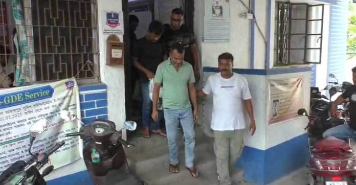 পশ্চিমবঙ্গে আওয়ামী লীগের ৩ নেতাকর্মী গ্রেফতার