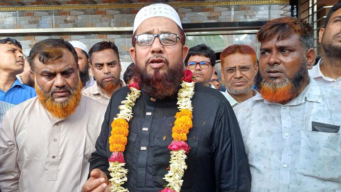 পঞ্চগড়ে বিপি স্কুলের প্রধান শিক্ষকের সম্মানজনক অবসর, ঘোড়ার গাড়িতে রাজকীয় বিদায়