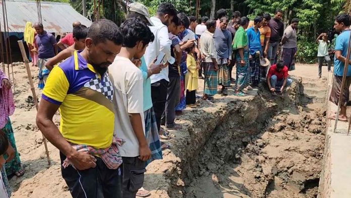 নির্মাণাধীন বাড়ির মাটি চাপায় বাড়ি মালিকের মৃত্যু