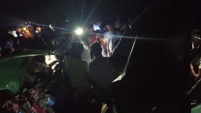 শেরপুরে বালুবাহী ট্রাক-অটোরিকশা সংঘর্ষে একজন নিহত, আহত ৫